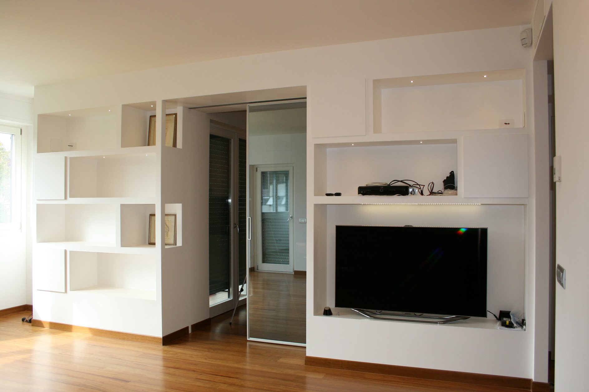 Parete tv attrezzata: realizzazioni in cartongesso pronto roma Creare parete in cartongesso
